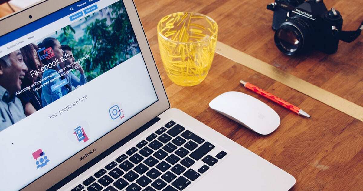 Laptop with Facebook Ads intro screen